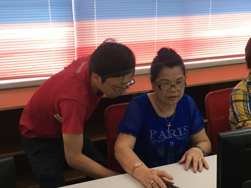 駐點人員協助課程進行