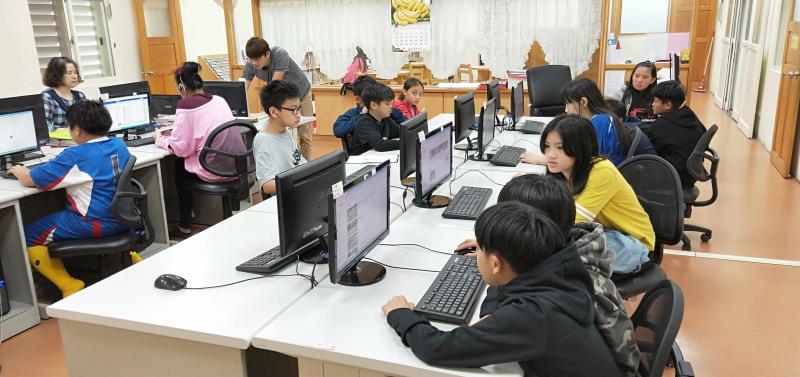 學員開心的學習數位應用