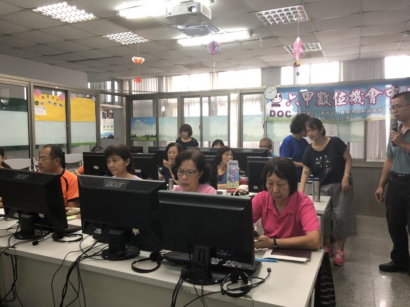 威力導演~影音課程,影音編輯是學員熱情上課中