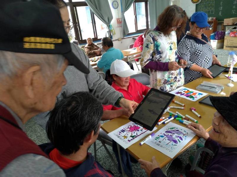 老師的東西好新奇，學習也很簡單，我學會了