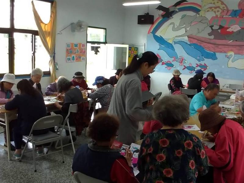 老師認真指導每一位學生，很親切。