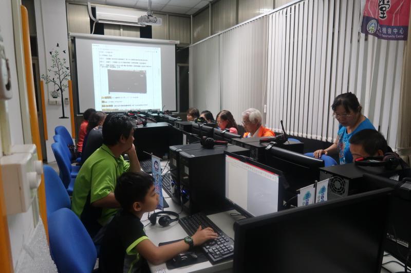 學電腦拓展人際關係