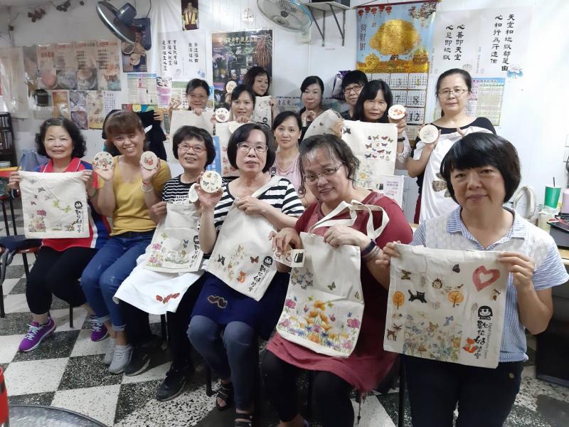 學員開心的展示成果