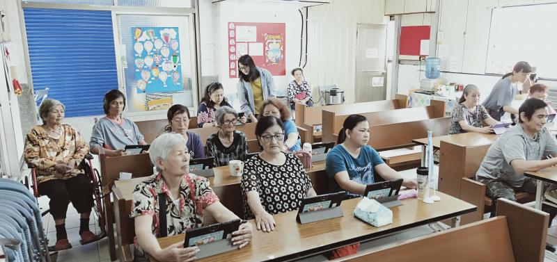 學員專心聽講中