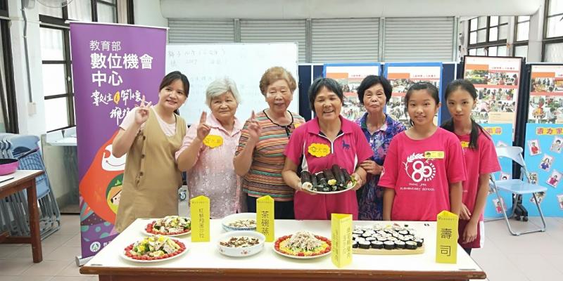 婦女學員大展身手，很多好菜上桌