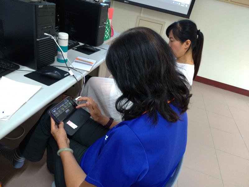 學員實際操作了老師教導的技巧，收穫滿滿。