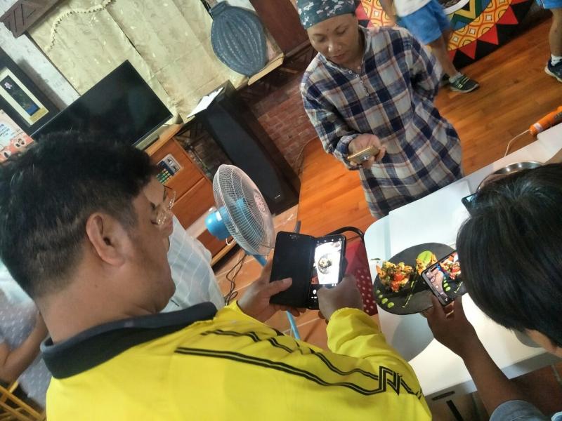 學員們拍攝老師成品