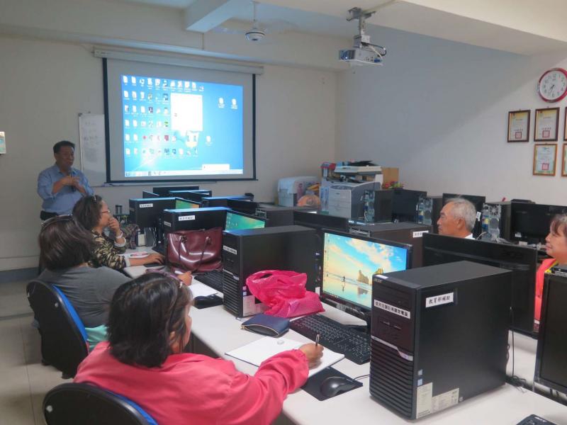 枋山DOC黃執行長分析社區資源的現況