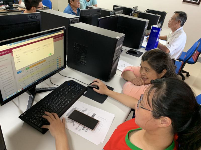 數位盲導基礎介紹讓學員們對該新興科技有一個基本概念與認識。