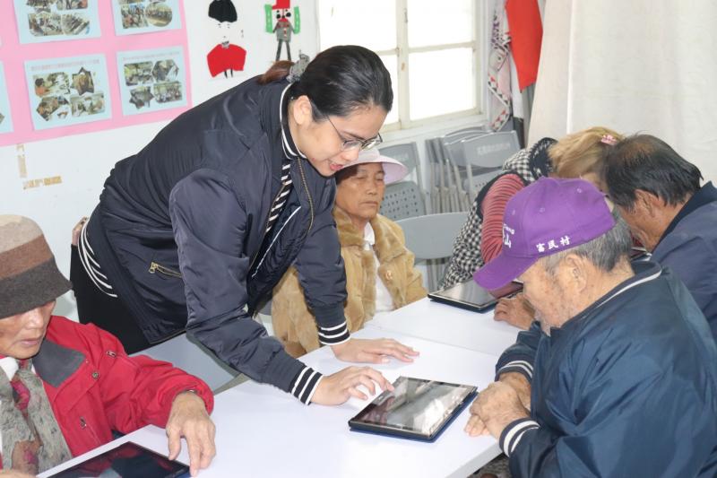 講師指導學員使用