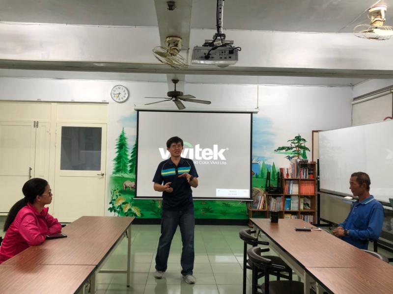 介紹實體與網路行銷觀念