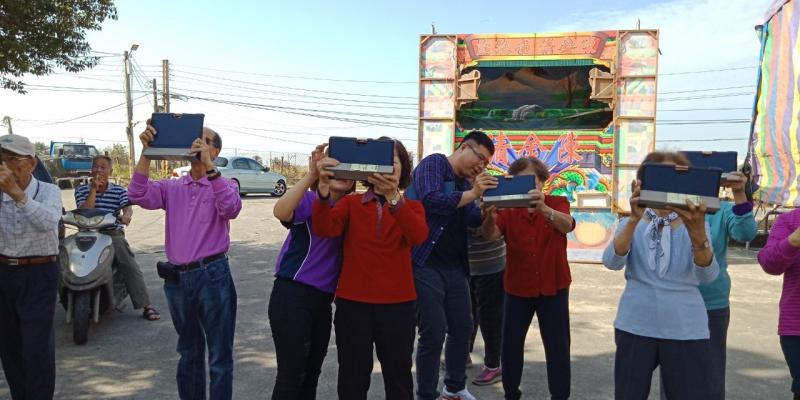 講師指導學員拍攝應用與取景