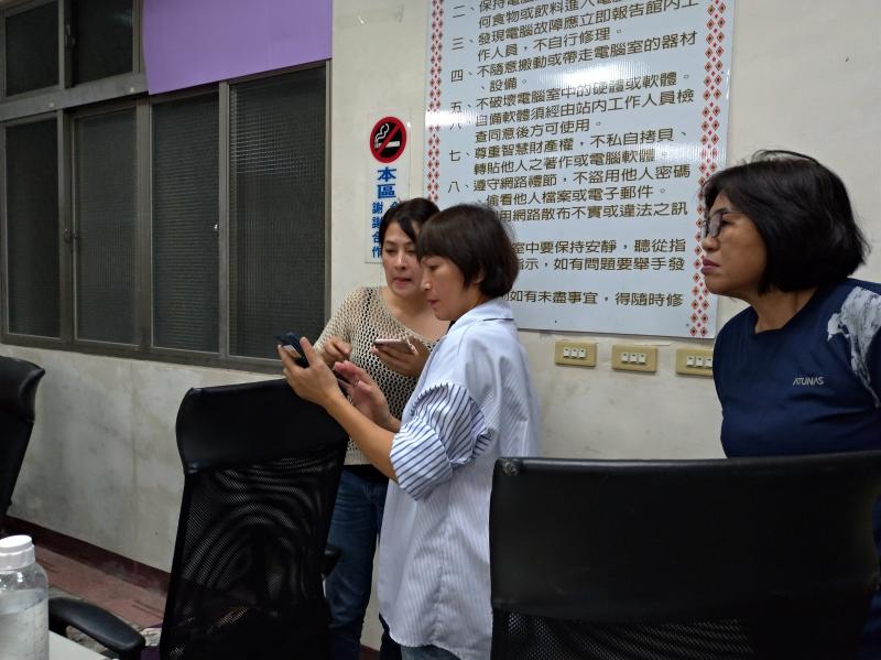 老師介紹學員認識影像拍攝