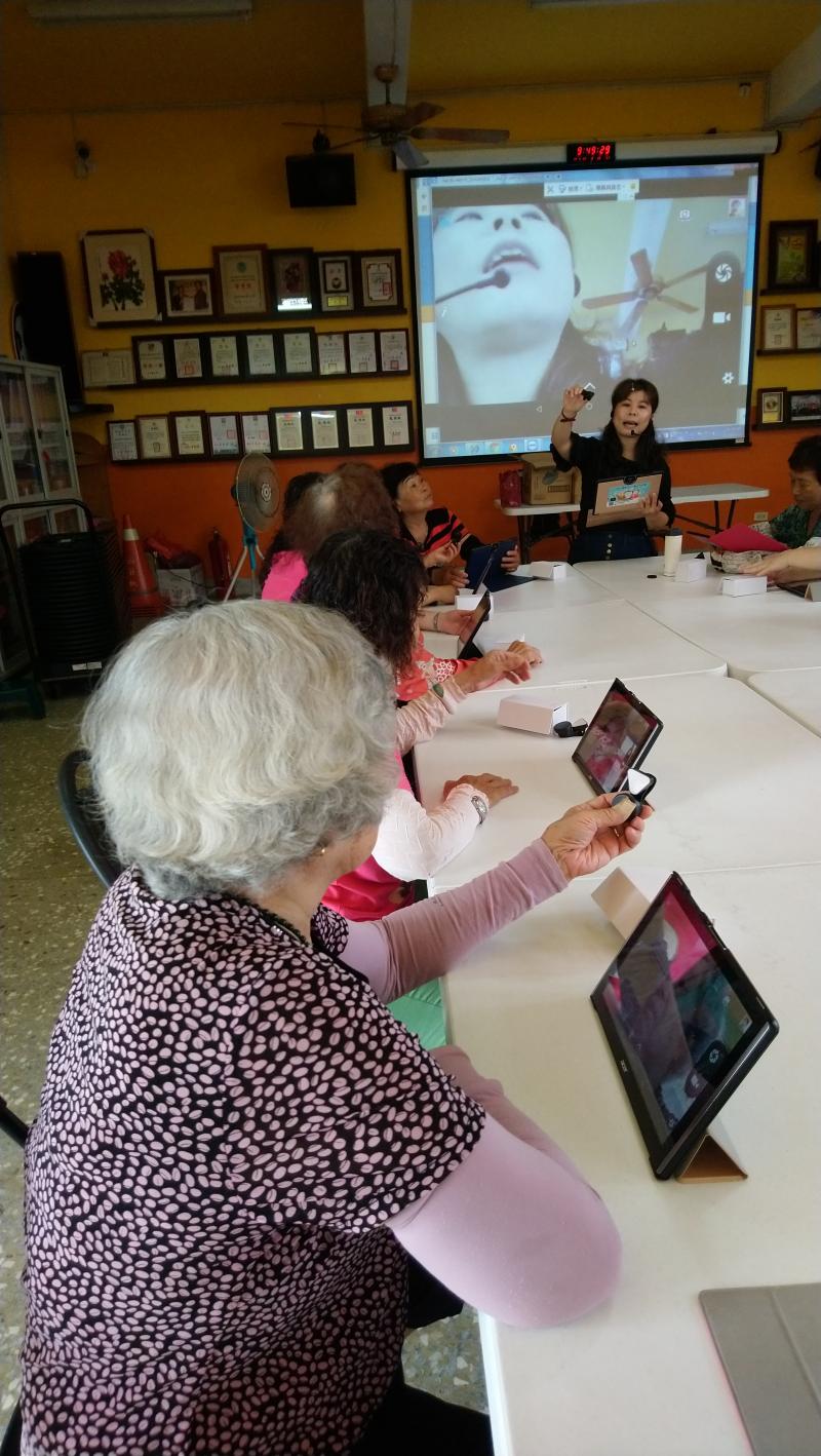 老師講解什麼是微距鏡頭