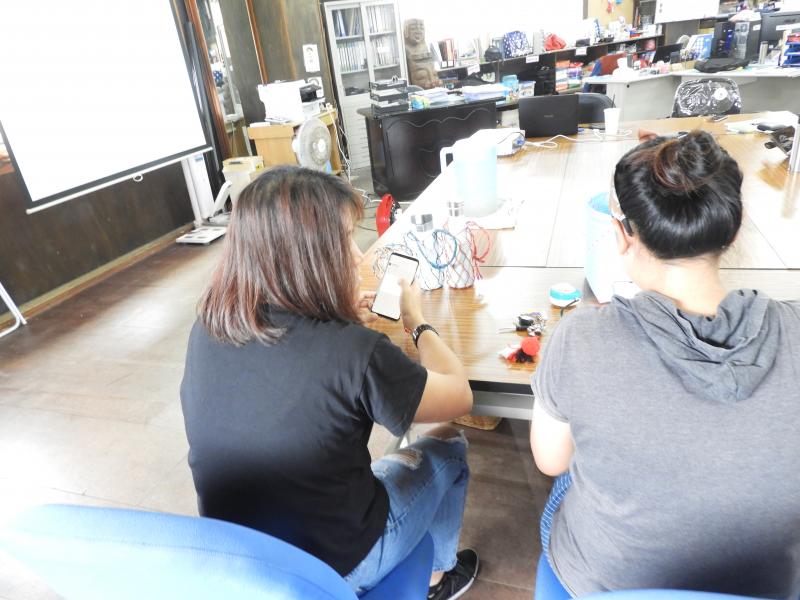 學員照老師步驟建立個人商城