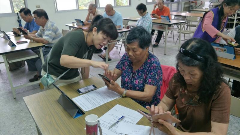 手機和平板一起用，回家使用更能得心應手。