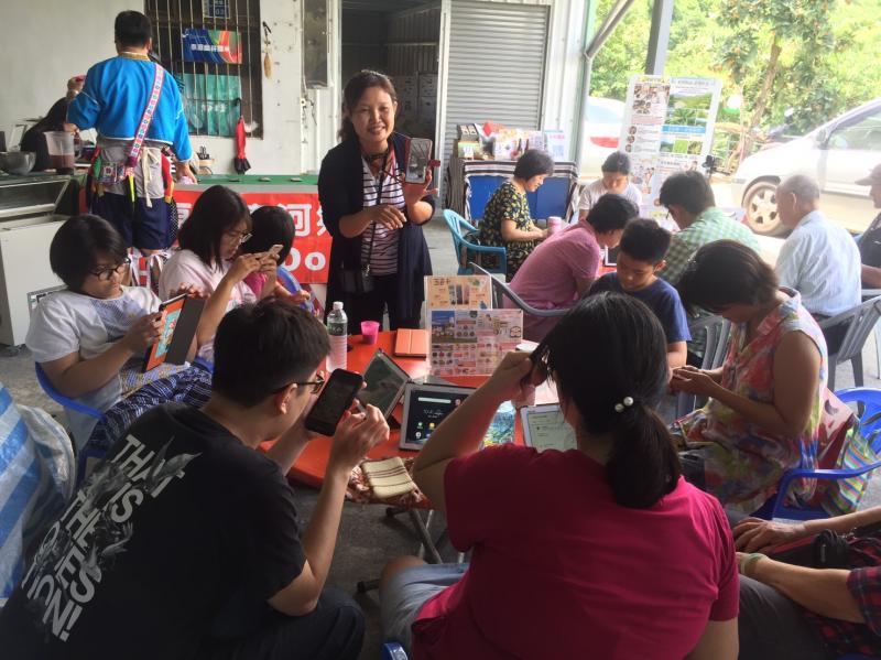 彌米體驗五色米和天天P圖簡易修圖、摳圖產出實用鑰匙圈 數位拍拍、遊戲獎徵答、滑著滑著滑到滿載幸福回家