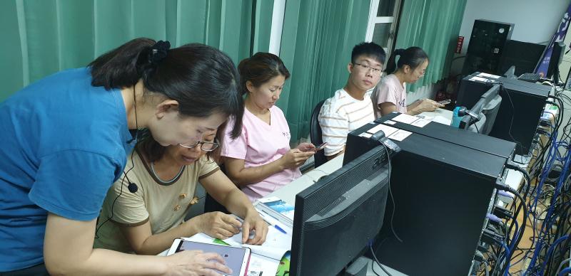 學員不懂的地方，老師耐心地解說與教導