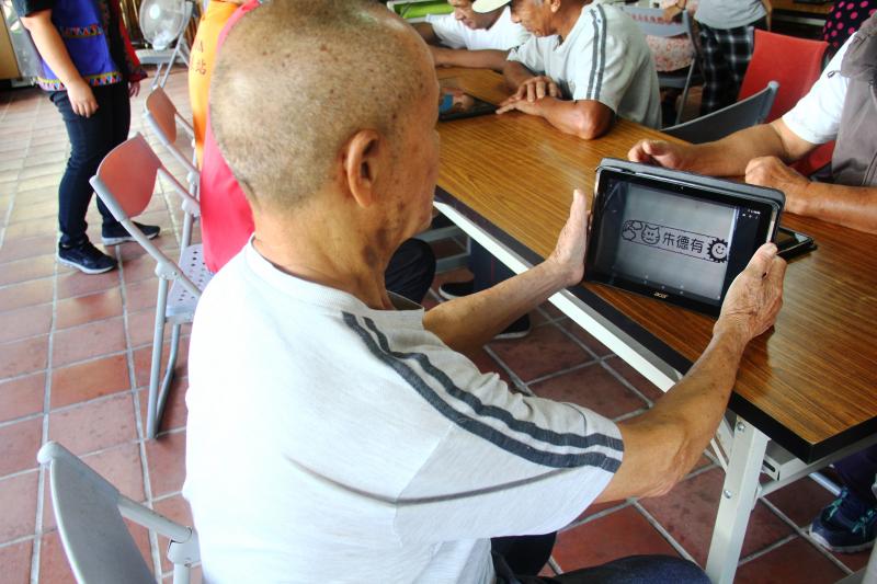 朱學員完成姓名貼