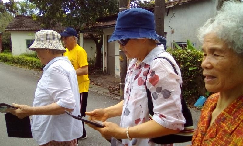 行動DOC來到大全社區上課，帶學員走入社區拍攝照片與影片。