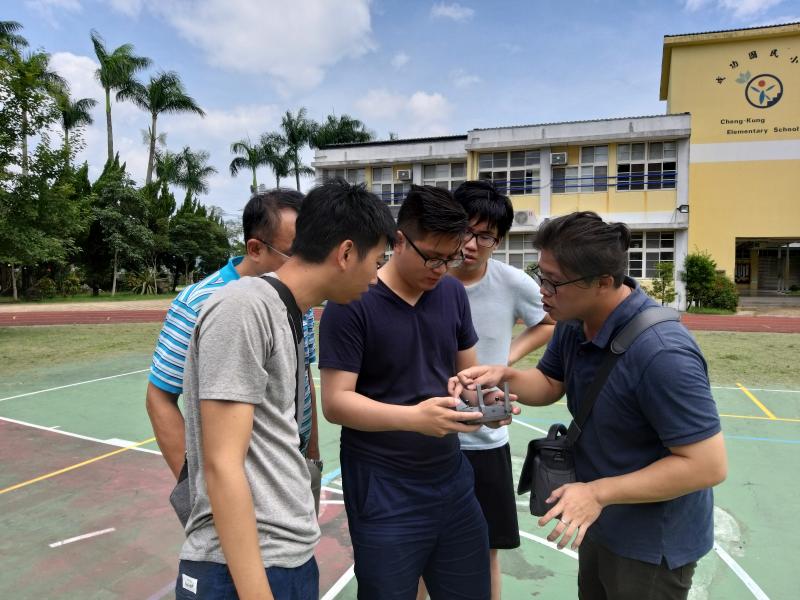 實際操作空拍機