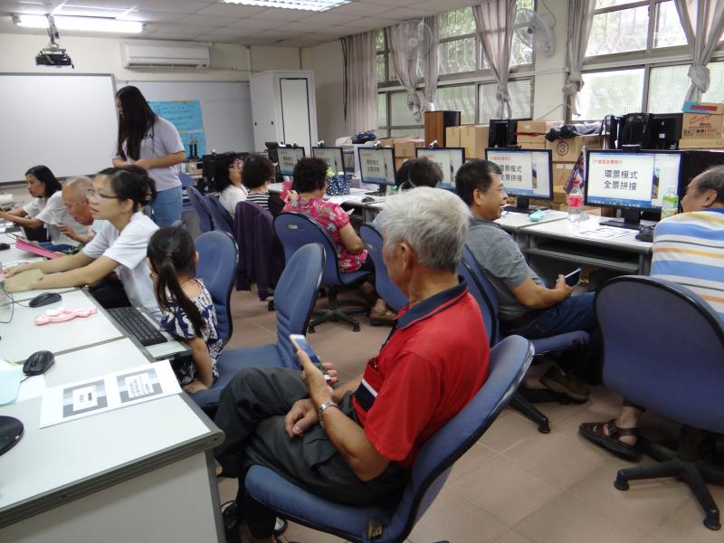 翻轉360-全景攝影課程開始，講師授課中。