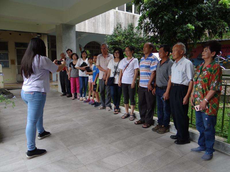 講師教授『分身』走位技巧，學員專注聽課，並練習走位。