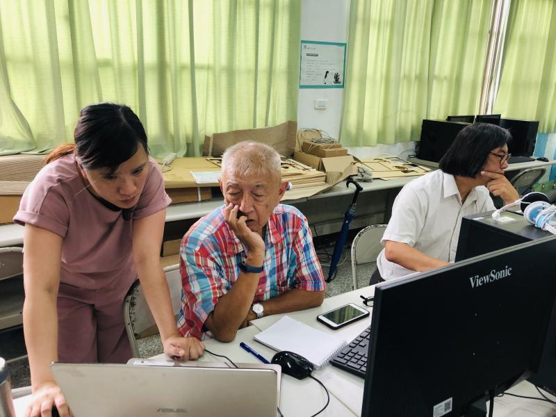 講師親身指導學生