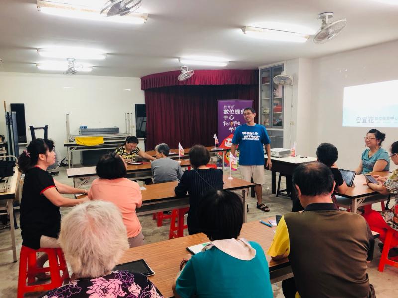 講師開放性讓學員回顧上星期的課程有那裡忘了，讓大家發問。