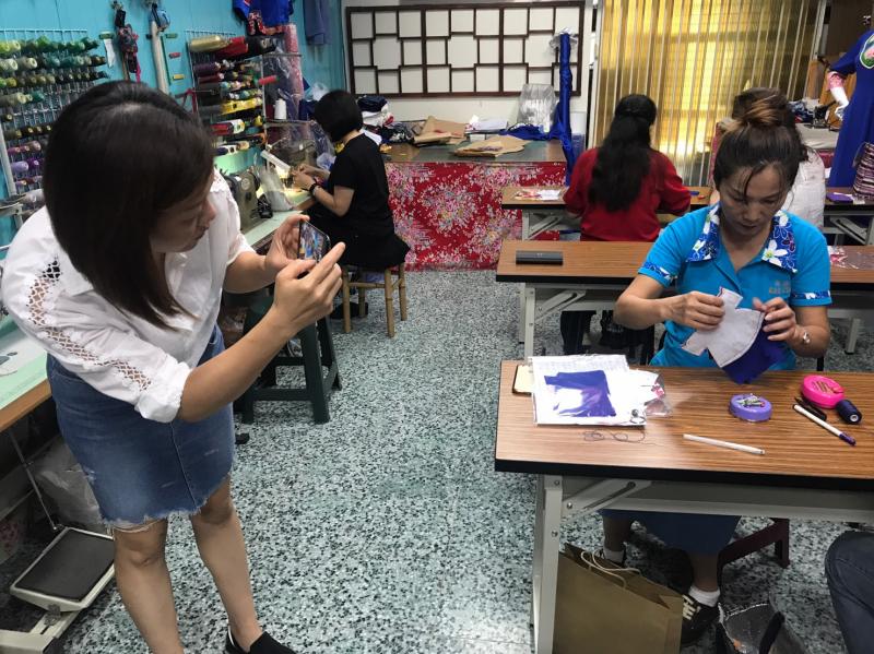 記錄學員認真製作情形