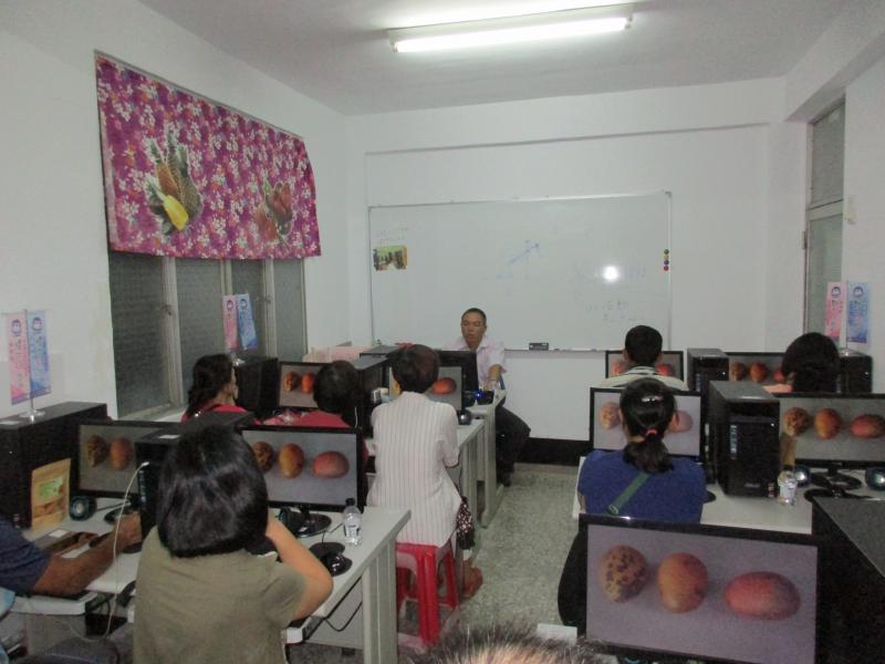 講師說明愛文芒果的好壞判別 如何挑選好品項芒果 