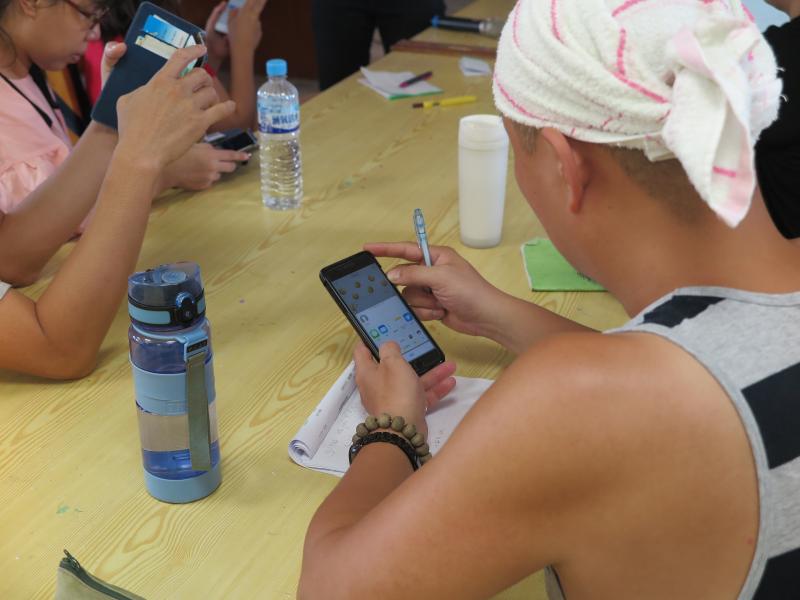 學員使用相片分享功能，選擇APP中