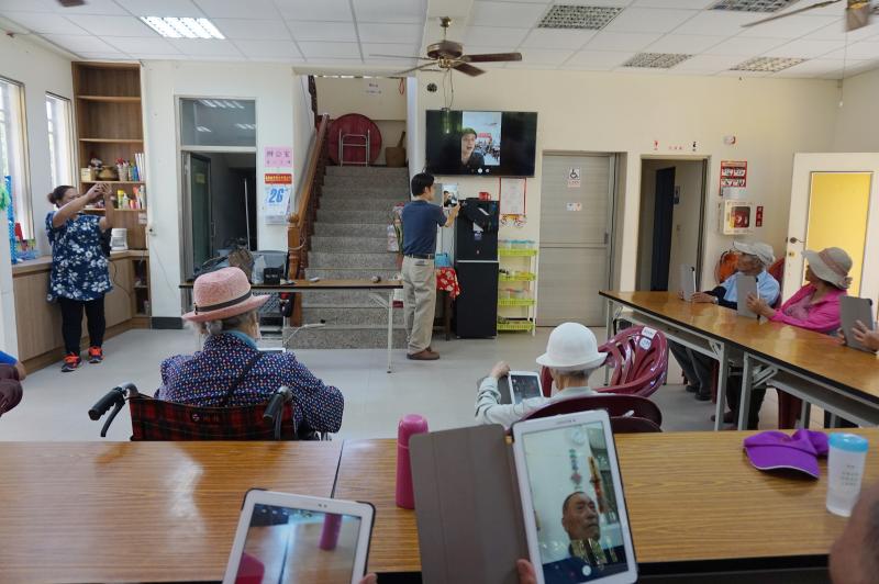 用平板電腦拍照