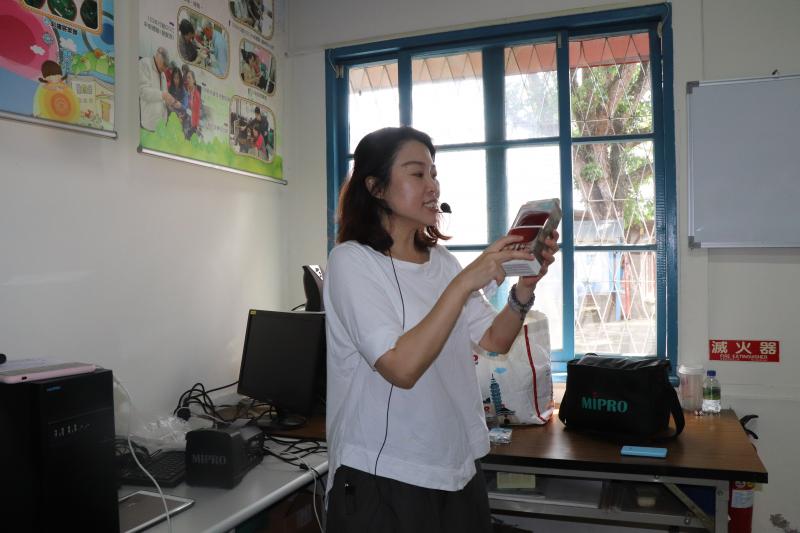 課程中老師說明的印相機的內部功能及需要那些設備安裝。