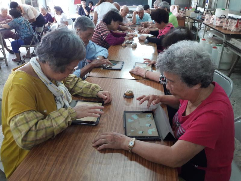 下載益智遊戲APP提供學員練習