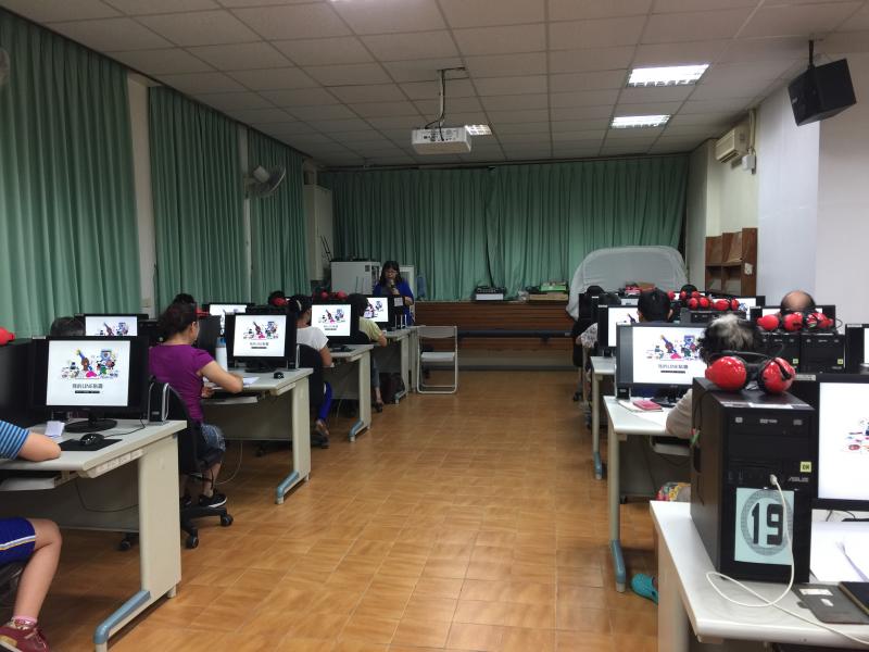 line的使用已可說是全民運動 不管男女或老少 都會有自己的  line 保持與親友的聯繫