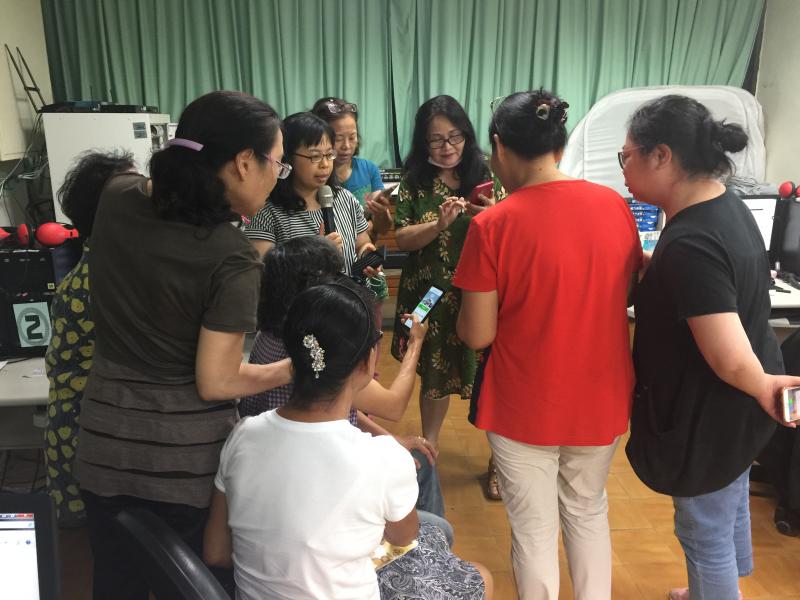 完成少8章後就可上傳送審 通過送審收到回信即可上架販售