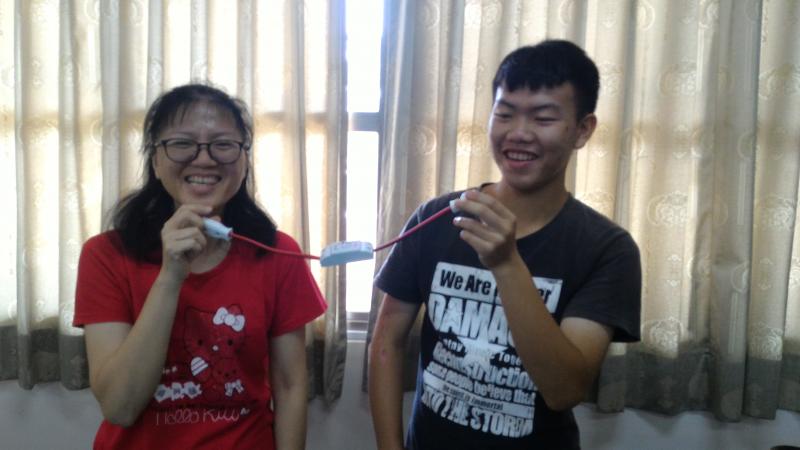 看~我們合作完成了智能控制設備的安裝