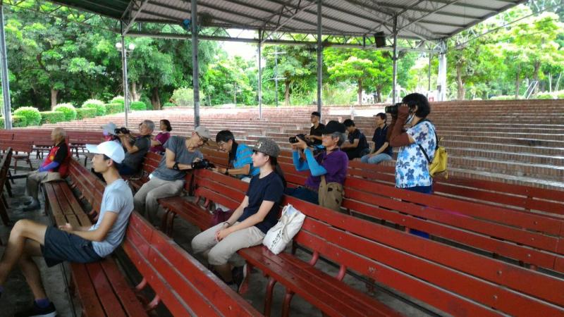 走馬瀨農場外拍練習，老師講解拍攝技巧