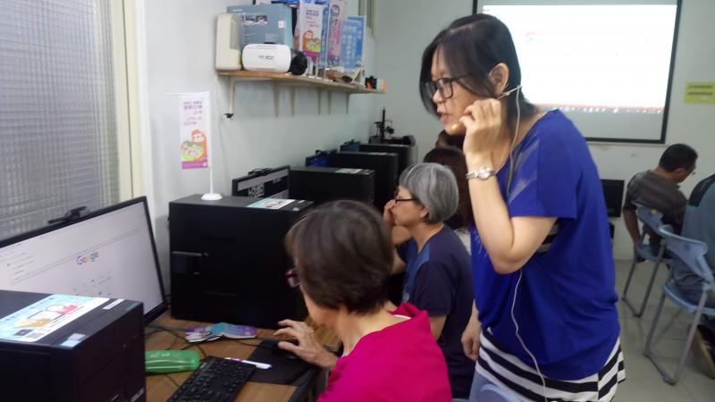 採用手機APP教學，可以容納更多的學員。