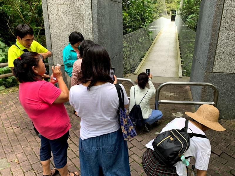 每個學員輪流在老師找的拍照角度進行拍攝！（每人限拍2張，拍完換人囉）