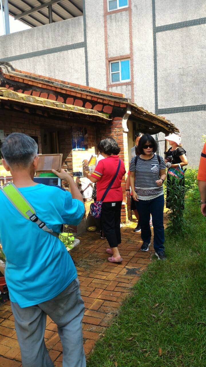 學生練習拍攝的畫面