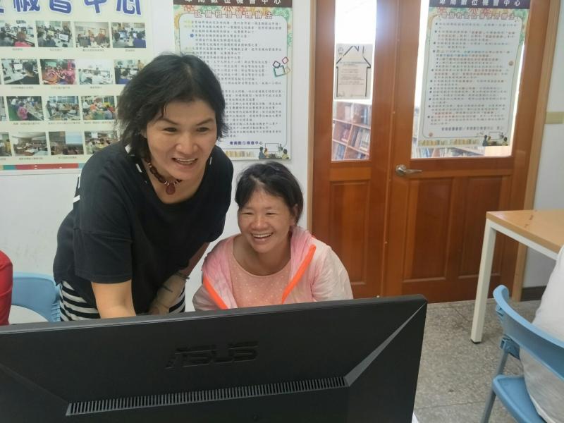 學員第一次參加資訊課程，覺得很有趣