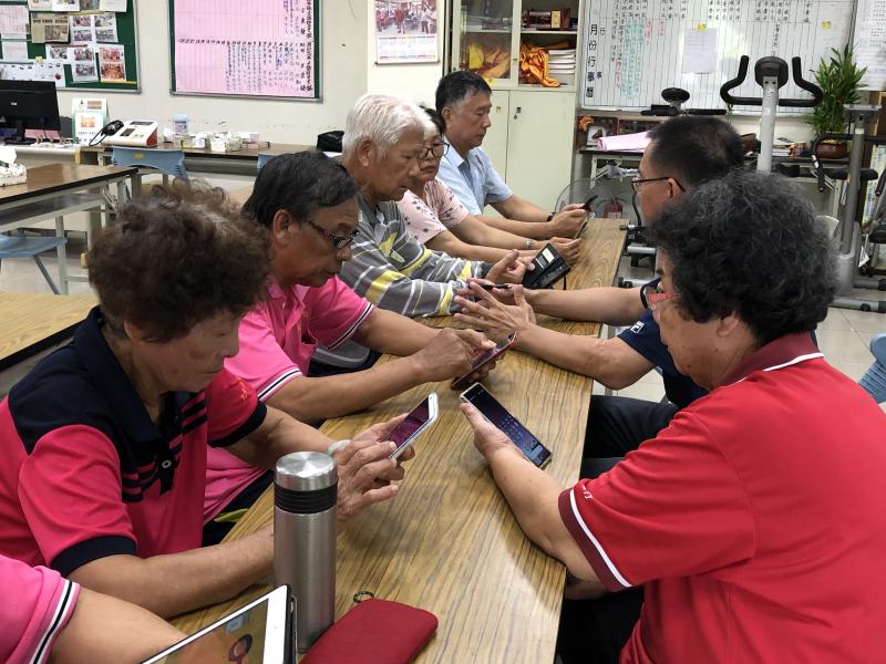 大家把握機會，有任何疑難雜症趕快跟老師請教喔!