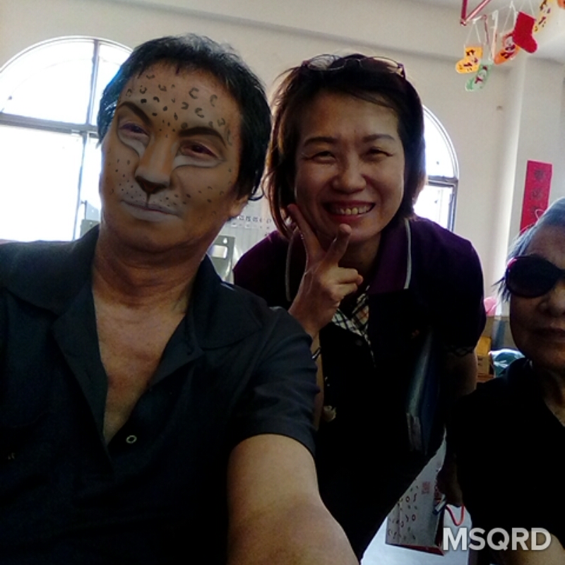 花豹出沒中~~拍照的人請小心!!