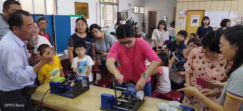 老師請學員示範操作程序