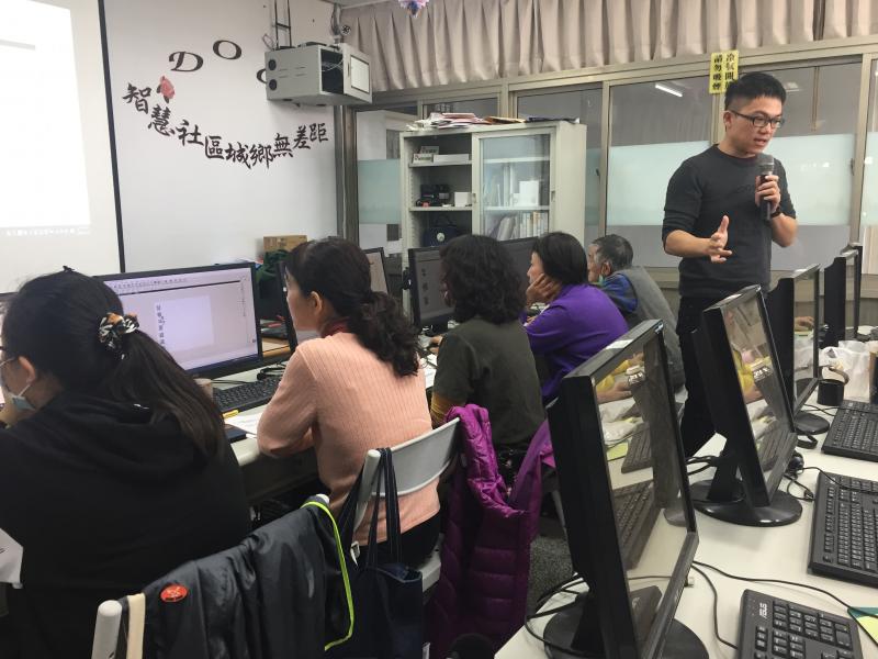 賴政達老師細心教學