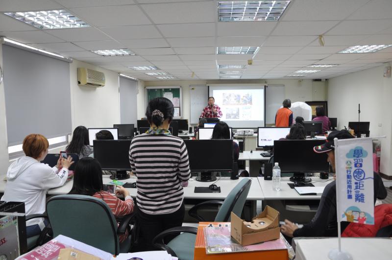 楊新民老師協助360相機應用授課