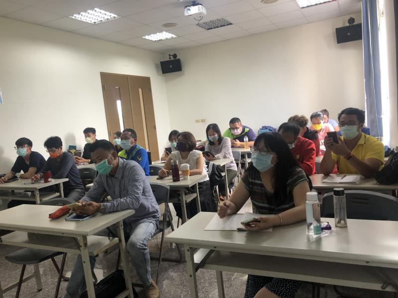 IG主題設定、影音後製吸睛照片，善用限時動態等特色，打造抓住消費者的圖文、影音，提高IG能見度。