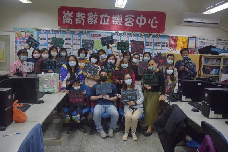 學員秀出自己完成的作品。